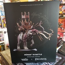 Le Seigneur des Anneaux statue