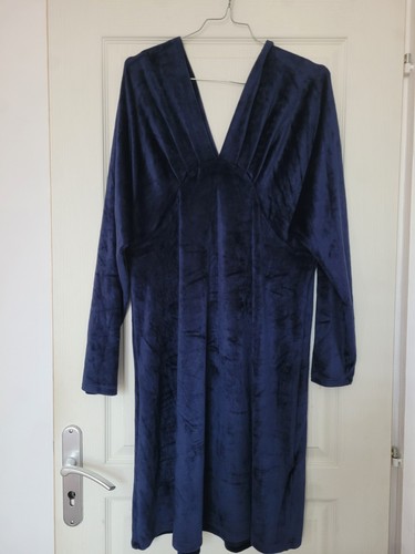 Robe bleu foncé aspect - foncé,