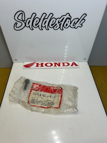 Boulon 6x18 honda - 1,
