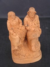 Jolie Petite Sculpture en Terre cuite Couple de pecheurs assis, Le Guluche ..??