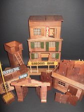 ancien jouet en bois saloon fort cow boy Dakota