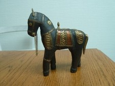 cheval miniature artisanal en bois et métal hauteur max 16cm