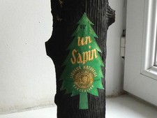 Bouteille fantaisie dans bois de sapin Liqueur Un Sapin Fils Pernot Pontarlier.