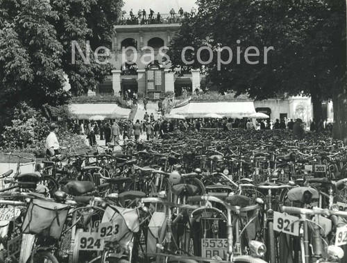Paris vers 1942 hippodrome - paris,