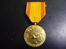 Médaille France . Aux Réfractaires - Guerre 1939 - 1945
