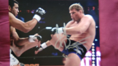 Photo ufc signer - ufc,