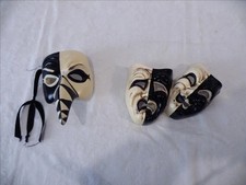 Superbe lot  2 authentiques masques de Venise Noir et beige Porcelaine Faîence??