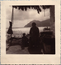 Grèce, Skyros, Femme et enfant, Tirage vintage, ca.1930 Grèce, Skyros, Femme et 