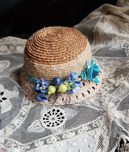 Joli chapeau poupée - chapeau, ancienne