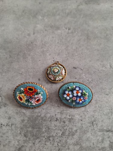 Lot trois broches micro - trois, micro-