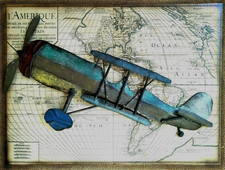 Avion biplan en aluminium sur