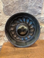 Ancien moule à gâteau en fer