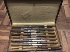 Coffret de 12 couteaux anciens