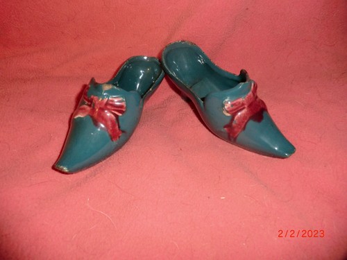 Paire sabots anciens en - paire,