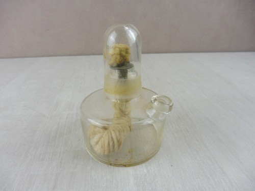 Ancienne petite lampe huile - ancienne,