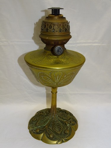Belle lampe petrole - petrole, signee