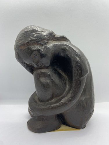 Sculpture petite fille - de,
