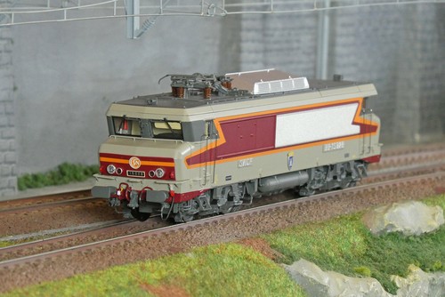 Models 10480s locomotive - ls,