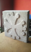 CROIX OCCITANE TAILLEE DANS LA