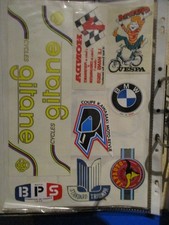 8 AUTOCOLLANTS MOTO