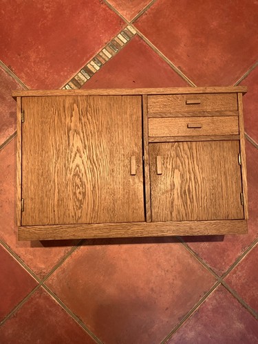 Beau meuble poupée - beau, année