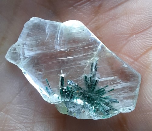 3cms gem atacamite inside - atacamite,