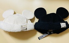 Paire de casquettes en velours