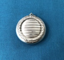 ancien poudrier / pilulier /