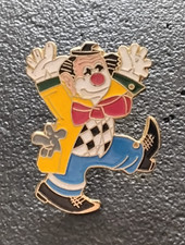 Pin’s Humour Clown Cirque Veste Jaune  (1440)