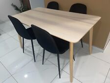  table en bois IKEA valeur 200€