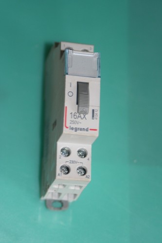 Télérupteur legrand 250v - télérupteur,