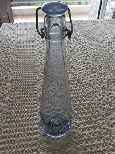 Belle carafe eau verre - carafe, en