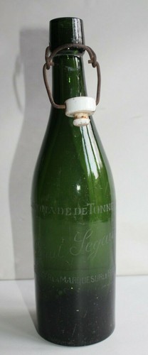 Très ancienne bouteille