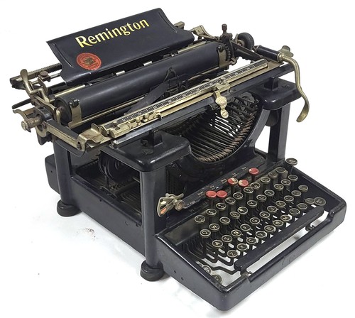 Machine écrire antique - À,