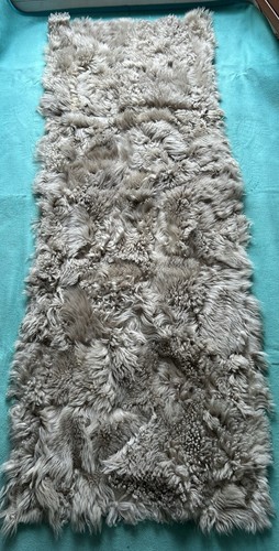 Tapis peau mouton - de,
