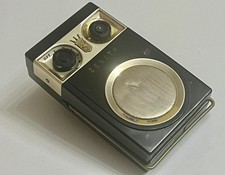 Ancienne Radio ZENITH ROYAL 500 - Origine USA ( voir état )  - 14,5 x 3,5 x 9 cm