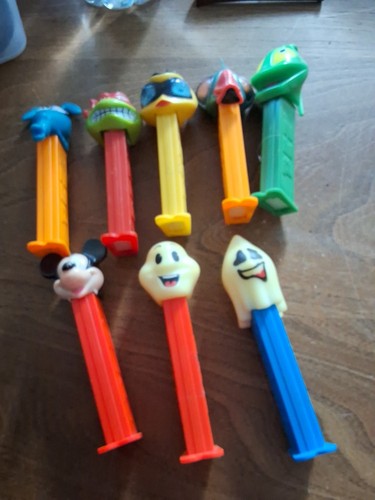 Lot ancien pez avec pied - ,
