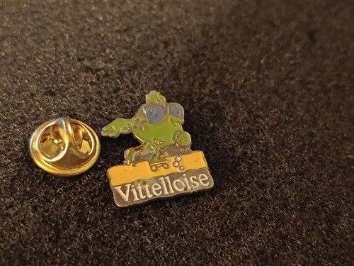 Pin vittelloise eau boisson - pin's,