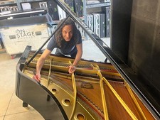 YAMAHA C7 GRAND PIANO WITH