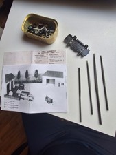 Dinky Toys plancher ambulance militaire 80F et él.de rép. et copie livret 1952