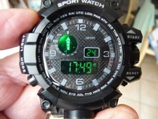 Montre numérique -Homme , lumineuse,etanche,chrono,alarme,reveil-bracelet black
