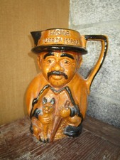 Pichet ancien en barbotine /