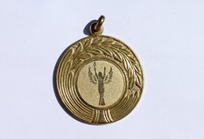 ANCIENNE MEDAILLE SPORT - FEMME DÉESSE AILÉE AVEC TORCHE FLAMME - 1970-80 D:45mm