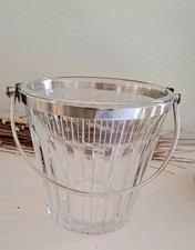 Seau à glaçons en cristal de baccarat cerclé de métal argenté