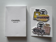 CHANEL LOT DE 2 PIN'S