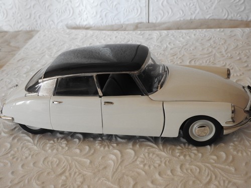 Voiture miniature citroen - miniature, ds