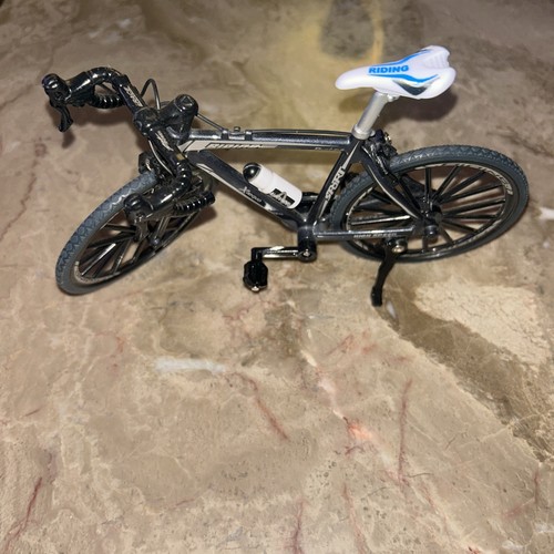 Vélo course miniature - miniature, en