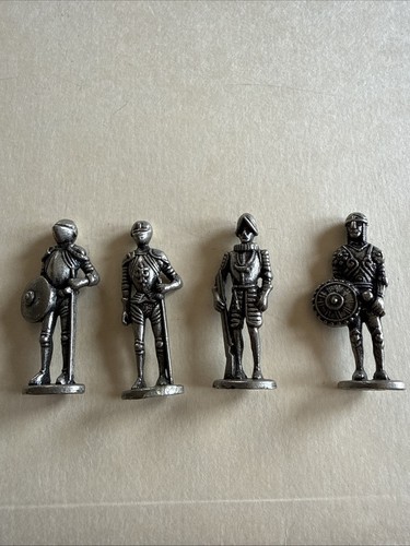 Lot knights miniature - of,
