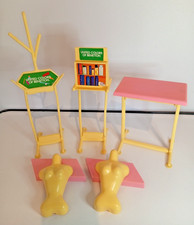 UNITED COLORS OF BENETTON lot