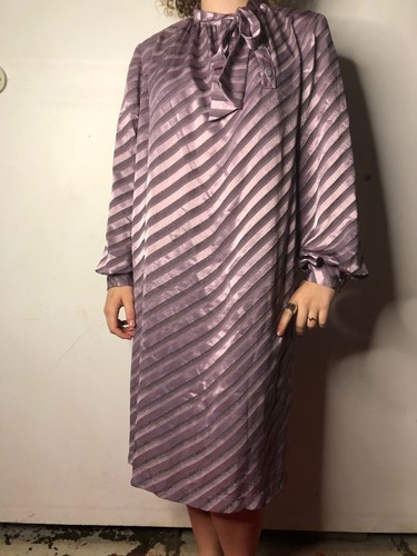 Vintage lady 1980s purple - k,